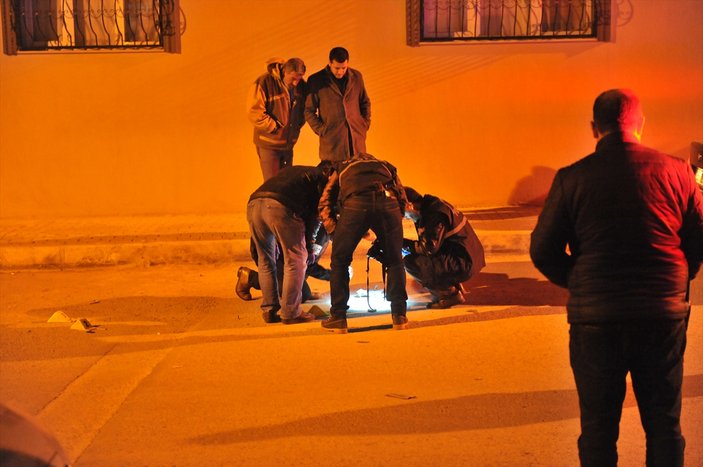 İzmir'de el yapımı patlayıcılar infilak etti