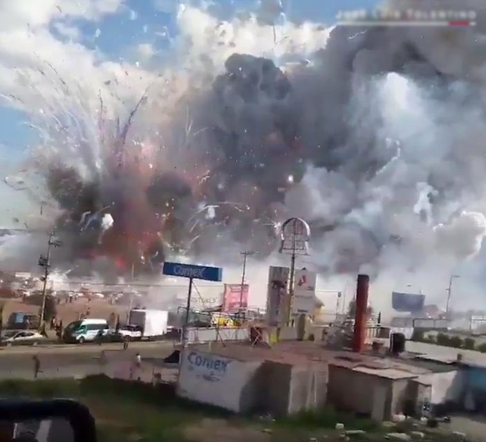 Meksika'da havai fişek pazarında patlama meydana geldi