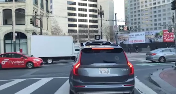 Uber'in sürücüsüz aracı trafik ihlali yaptı