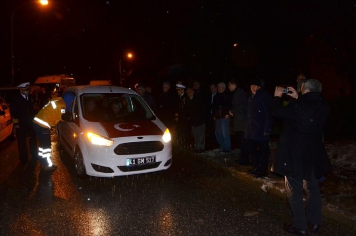 El Bab şehidi Binbaşı Albayrak'ın baba evine ateş düştü