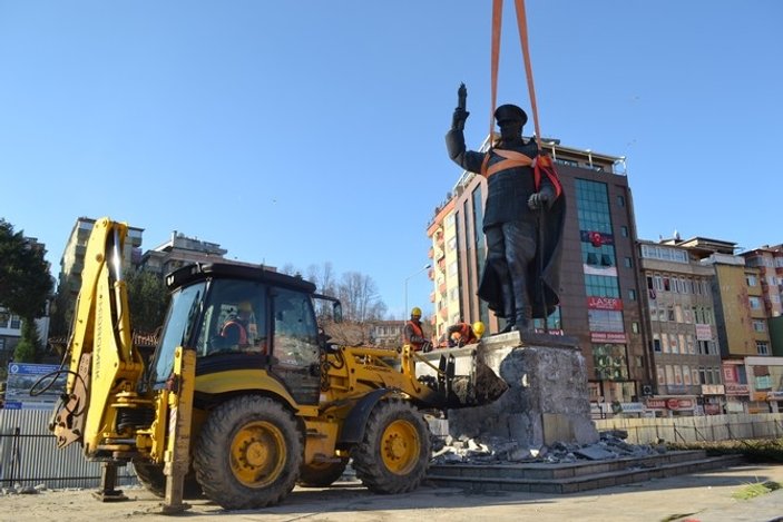 Rize'de Atatürk heykeli kaldırıldı