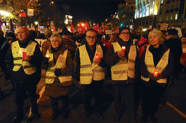 İspanya'da elektrik kapatma protestosu