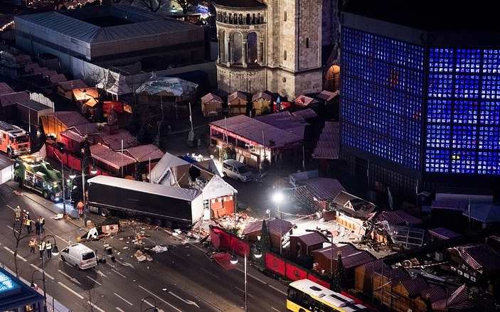 Berlin saldırganı İtalya'da vuruldu