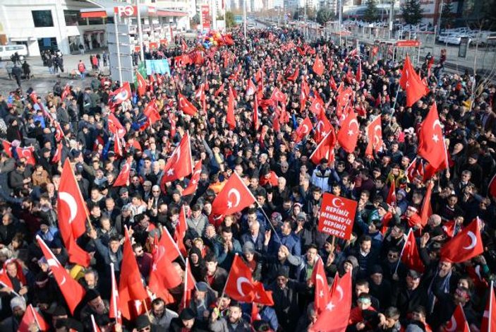 Kayseri’de ’şehide ve bayrağa saygı’ yürüyüşü