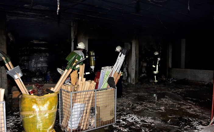 Muğla'da yapı markette yangın