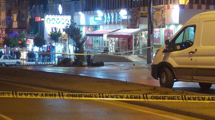 Bursa'da AVM önünde bomba paniği
