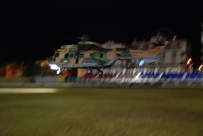 Mersin'de mahsur kalan hastalar helikopterle kurtarıldı