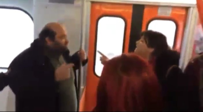 Halkevleri üyeleri Ankara metrosunda olay çıkardı