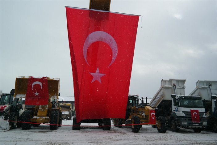 Erciş Belediyesi'nde 17 iş makinesi göreve başladı
