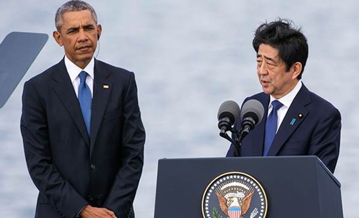 Obama ile Şinzo Abe Pearl Harbor'da buluştu
