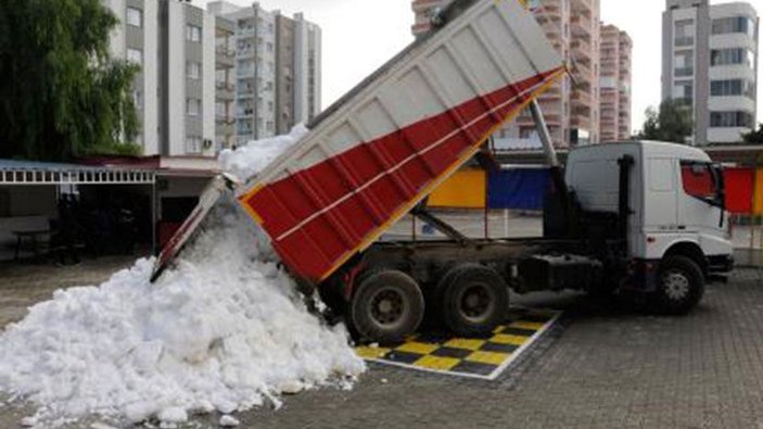 Öğrenciler için Toroslar'dan kar getirildi