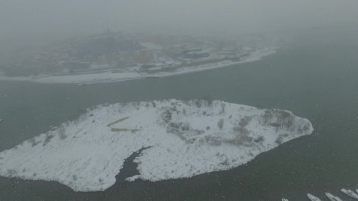 İstanbul’u kaplayan kar havadan görüntülendi