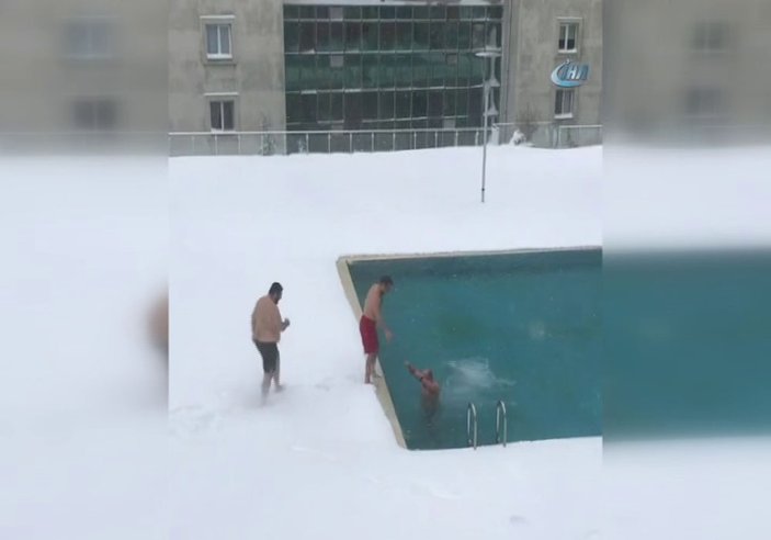 3 kafadar karın içinden havuza atladı
