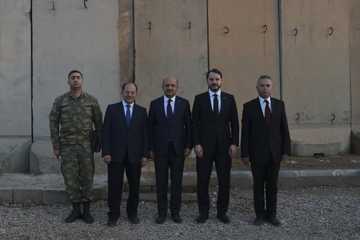 Cumhurbaşkanı Erdoğan Başika'daki askerlerle görüştü