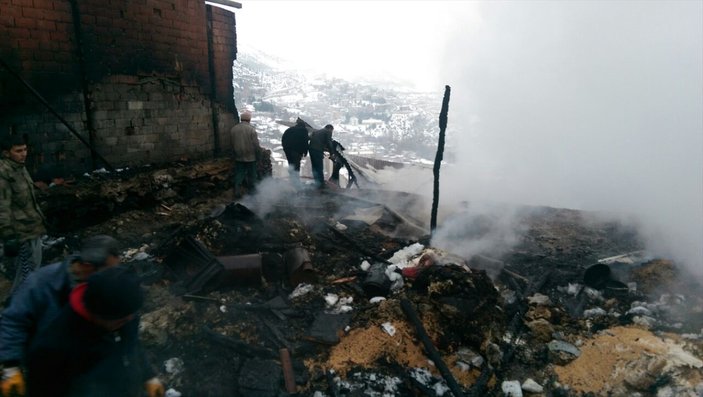Karaman'da ev yangını: 3 ölü