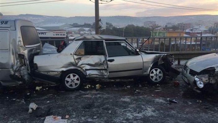 İzmir'de 3,5 saat içinde 85 kaza oldu