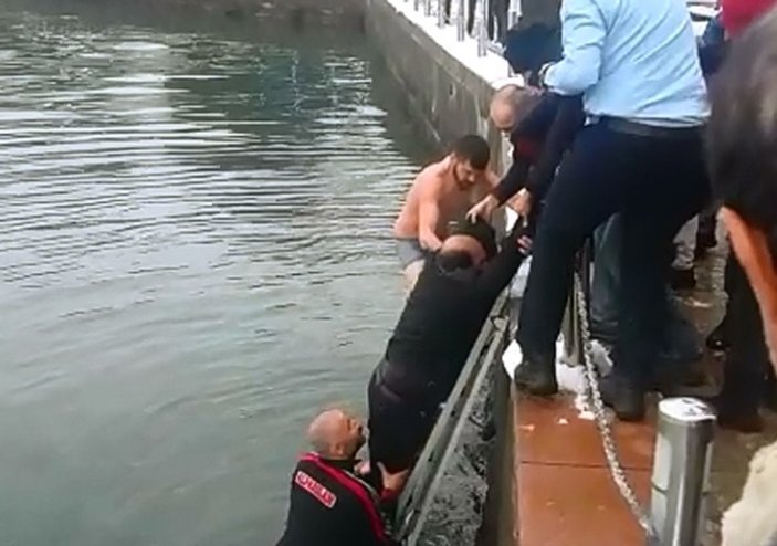 Bir haftada 2 kişiyi boğulmaktan kurtardı