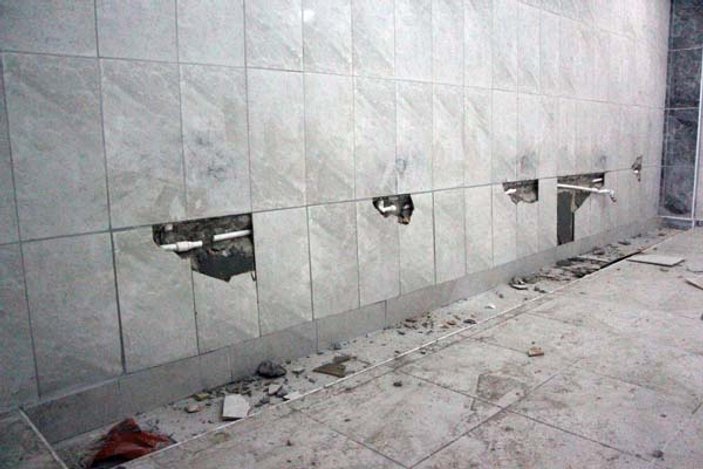 Bolu'da cami açılmadan muslukları çaldılar