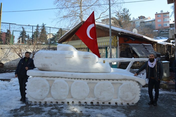 Tokat'ta kardan tank yaptılar