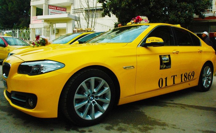 Adana'da lüks araçlar taksi oluyor