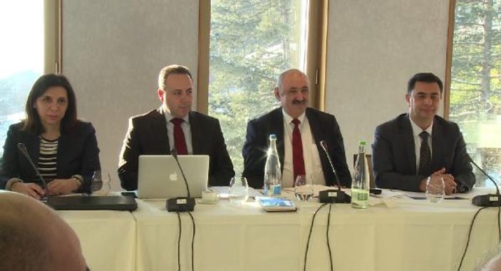 Kıbrıs müzakerelerinde Beşli Konferans devam ediyor