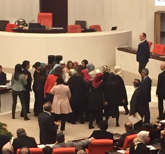 Meclis'te kadın milletvekilleri kavga etti