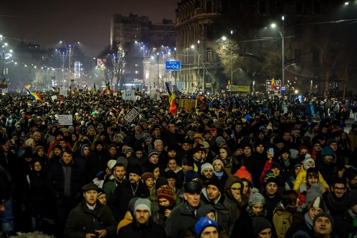 Romanya'da hükümetin af tasarısına protesto