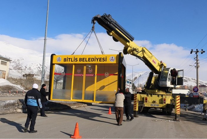 Bitlis Belediyesi'nden klimalı otobüs durağı