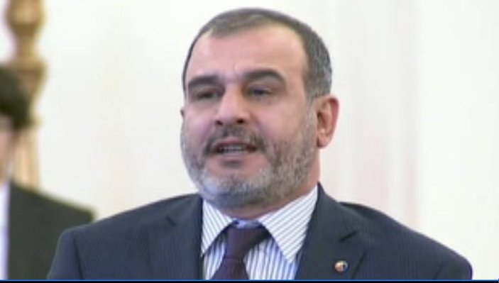 Başbakan'dan konuşmasını kesen iş adamına: Sabret mübarek