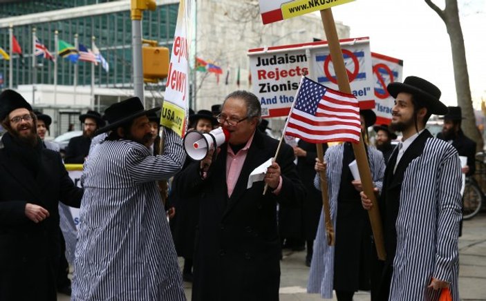 ABD'de Ortodoks Yahudileri İsraili protesto etti