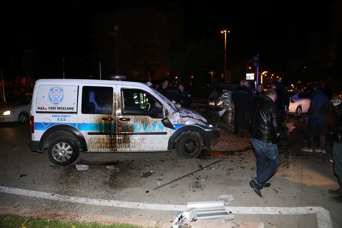 Adana'da trafik kazası: 1 ölü, 2'si polis 5 yaralı