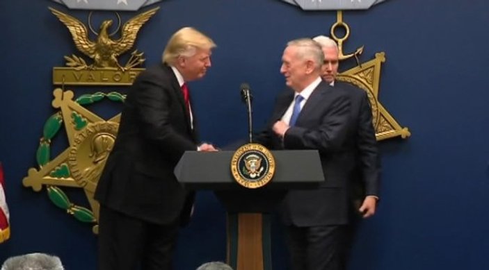 Trump'ın yeni Savunma Bakanı Mattis yemin etti