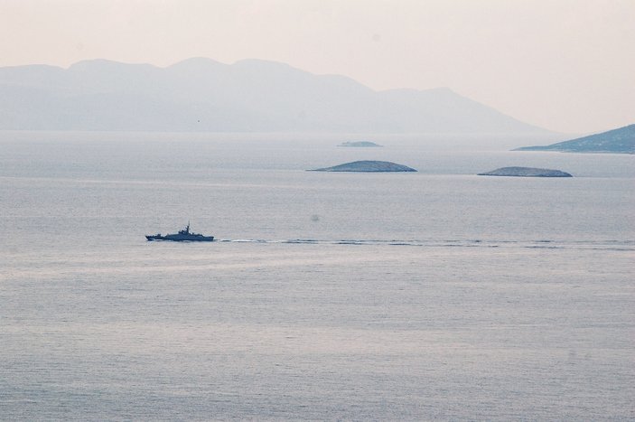 Kardak'a giden Yunan gemisi uzaklaştırıldı