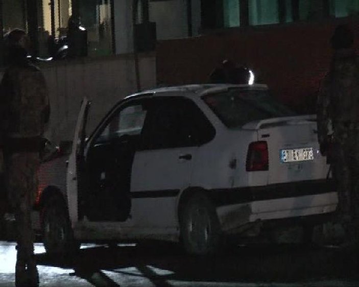 Gaziosmanpaşa'da şüphelilerle polis çatıştı: 1 ölü