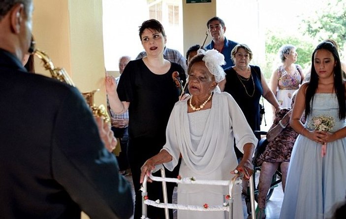 Brezilya'da 106 yaşındaki kadın nişanlandı