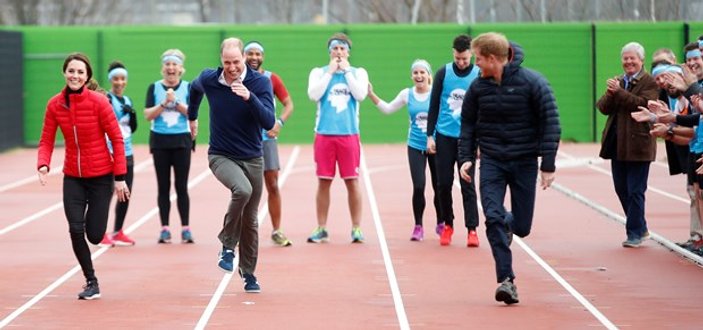 İngiliz Kraliyet Ailesi'nden 100 metre koşusu