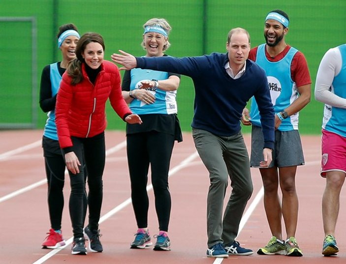 İngiliz Kraliyet Ailesi'nden 100 metre koşusu