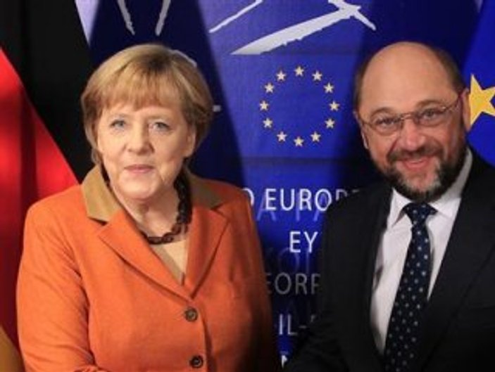 Anketlerde Schulz, Merkel'in önüne geçti
