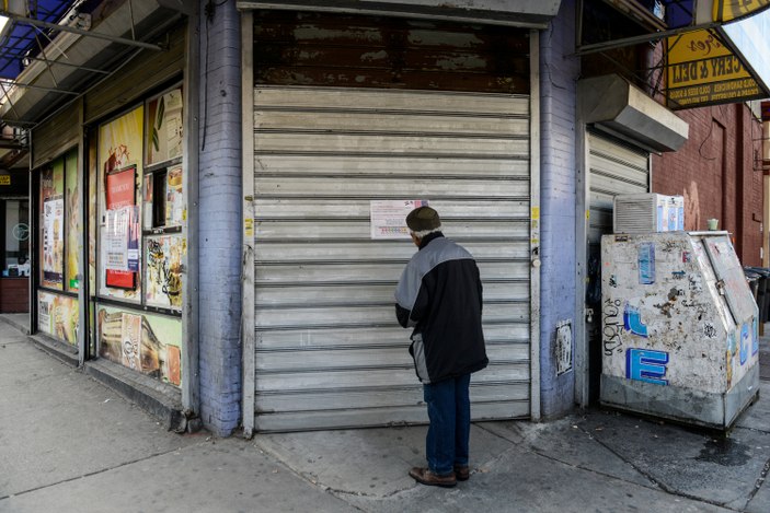 New York'ta esnaf kepenk kapattı