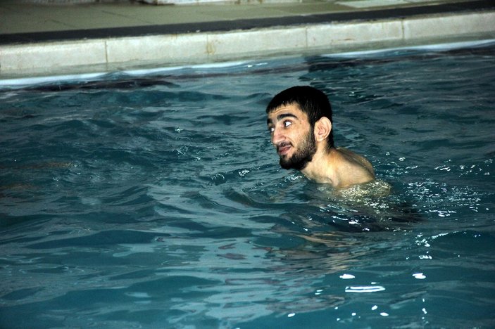 Gaziantepli Hasan'ın yüzme başarısı