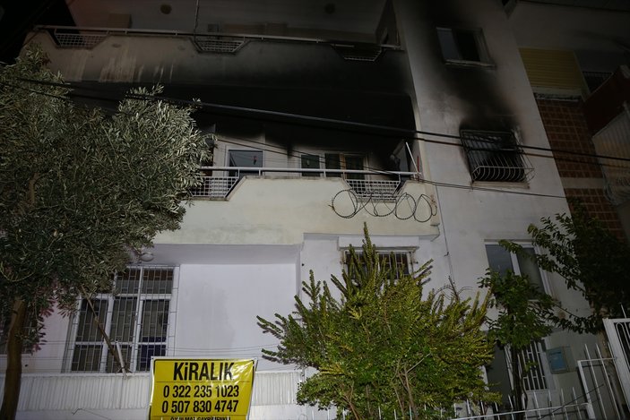 Adana'da öğrenci evinde yangın