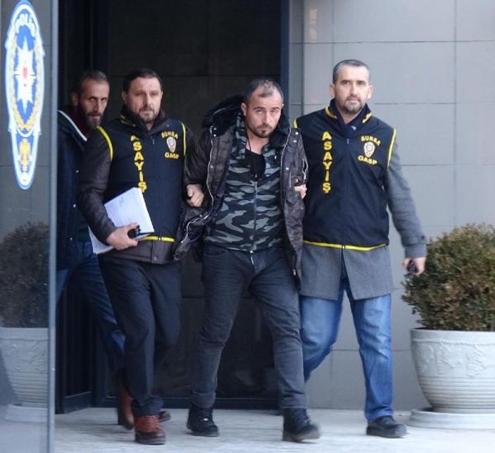 Oyuncak silahlı PTT soyguncusuna 5 yıl hapis