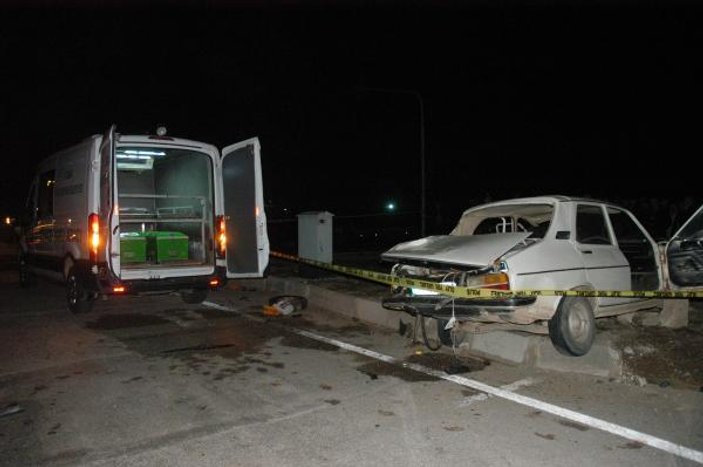 Adana'da cenaze dönüşü kaza: 3 ölü, 1 yaralı