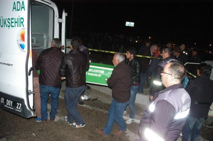 Adana'da cenaze dönüşü kaza: 3 ölü, 1 yaralı