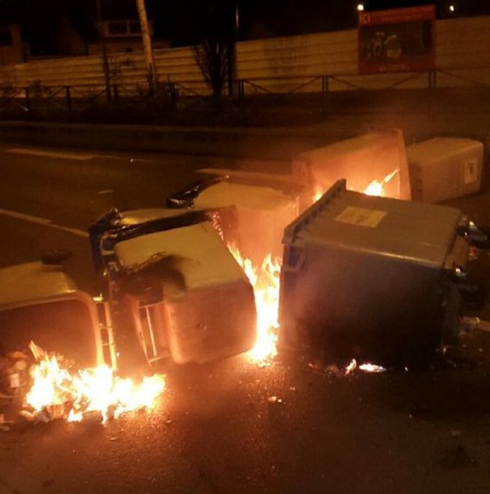 Fransa'da copla tecavüz eden polisler protesto ediliyor