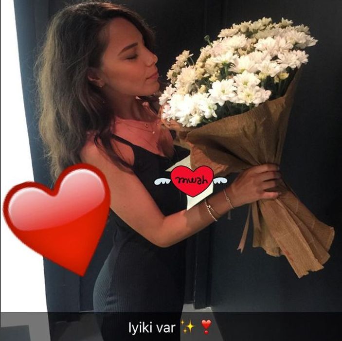 Rüzgar Erkoçlar'dan sevgilisine evlilik teklifi