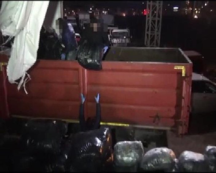 İstanbul'da kamyondan 1 ton esrar çıktı