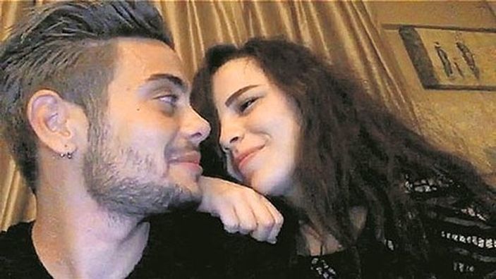 Rüzgar Erkoçlar'dan sevgilisine evlilik teklifi