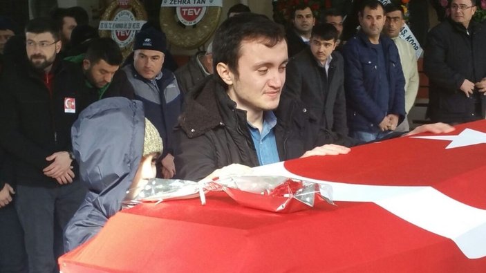 İzmir şehit polisini uğurladı