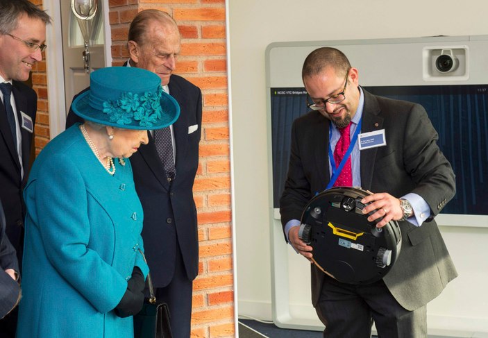 Kraliçe Elizabeth'in teknoloji merakı